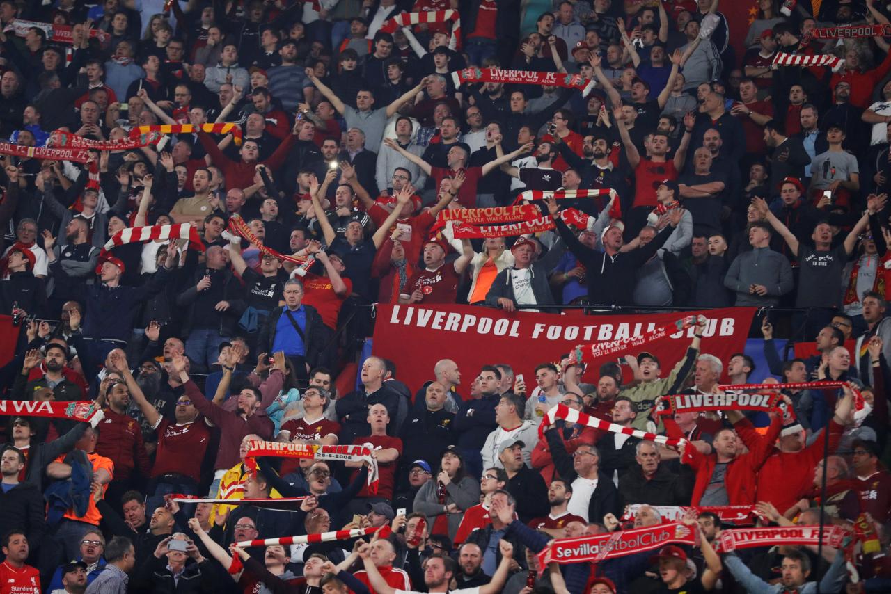 Napoli, Dua Fans Liverpool Diserang