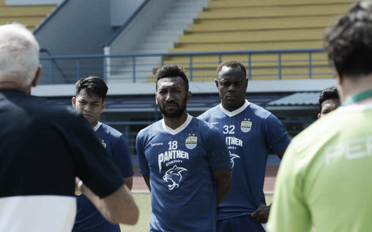 Pelatih Bali United Yang Jadi Target Patrich Wanggai Saat Mengamuk